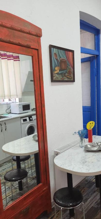 4 Chocolate Apartments In Old Tbilisi ภายนอก รูปภาพ