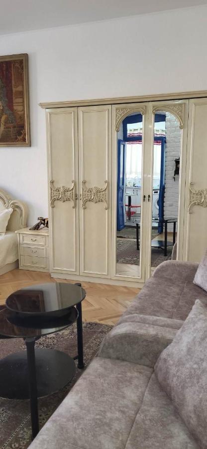 4 Chocolate Apartments In Old Tbilisi ภายนอก รูปภาพ